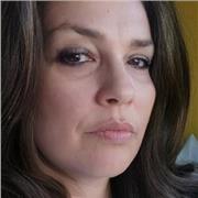 Docente di Lettere impartisce lezioni di Lingua e letteratura italiana, Storia, Latino